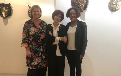 Exposición de máscaras de los Embera en el cine Les 7 Parnassiens