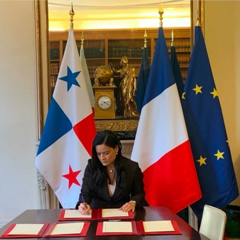 Firma de Convención a la Organización Internacional de Ayudas a la