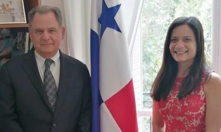 Visite de SE Henry Faarup, Ambassadeur du Panama en France 2010-2014, où nous avons discuté des aspects importants des relations entre les deux pays.