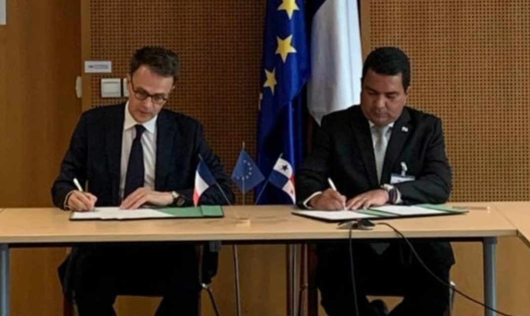 Signature d’un accord de coopération technique en matière d’aviation entre le Panama et la France.