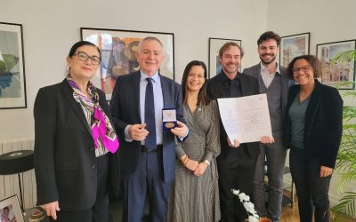 SE Issamary Sánchez rindió homenaje a la trayectoria de René de Obaldía (qepd), en nombre del gobierno de Panamá.