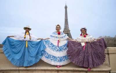 Célébration du Défilé des Mille Polleras au Panama.