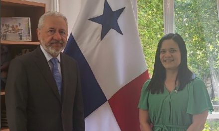 Visite du Docteur Ricaurte Vásquez Morales, Administrateur de l’Autorité du Canal de Panama.