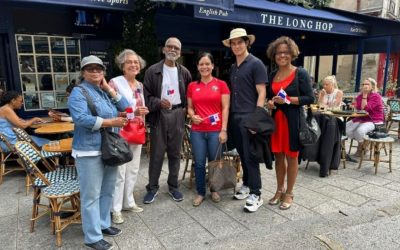 Soutient a l’équipe féminine de football lors du match lors de la Coupe du Monde Féminine de la FIFA.