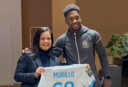 Distinction à Amir Murillo, footballeur 🇵🇦 de l’équipe Olympique de Marseille.