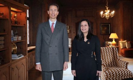 SE Issamary Sanchez remet ses lettres de créance au Prince Alois de Liechtenstein.