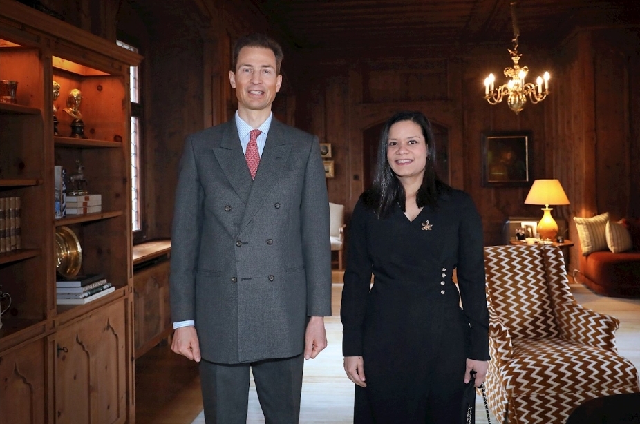 SE Issamary Sánchez entrega cartas credenciales al Príncipe Alois de Liechtenstein.