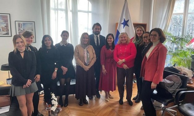 Encuentro de nuestra Red de Diplomáticas Latinoamericanas en Francia  con Onu Mujeres.